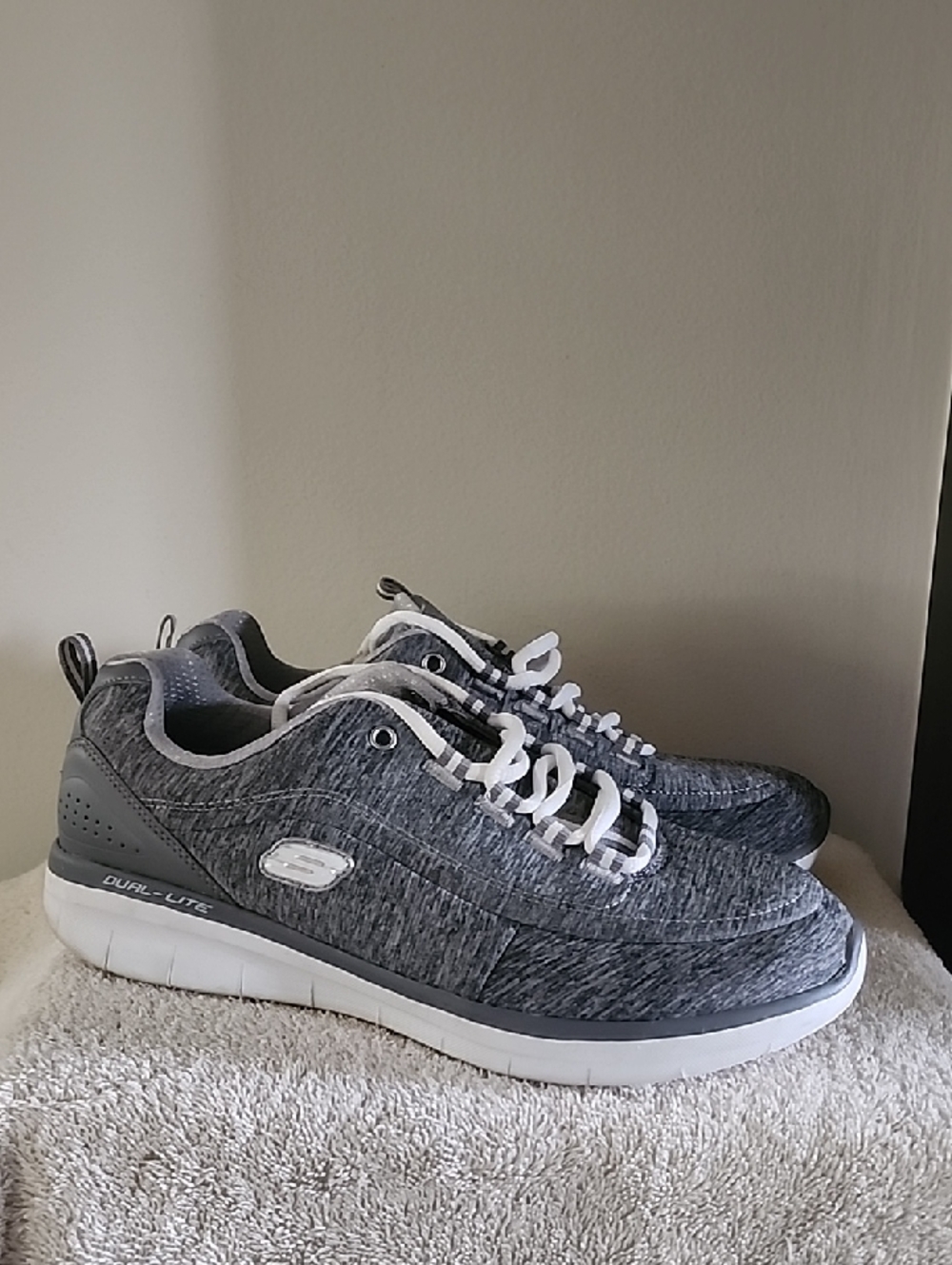 Skechers Duel Lite Ultra Walking Tennis Shoe